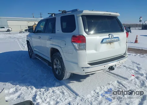 2010 Toyota 4Runner Sr5 V6 z USA, uszkodzony, nr VIN JTEBU5JR1A5010737